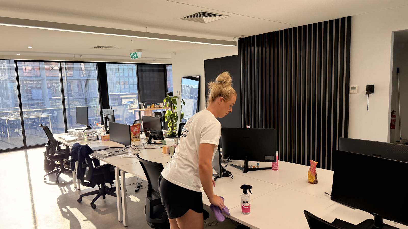 Commercial Cleaning Blog | Melbourne Tips & Guides 2026 How Often Should Commercial Windows Be Cleaned?